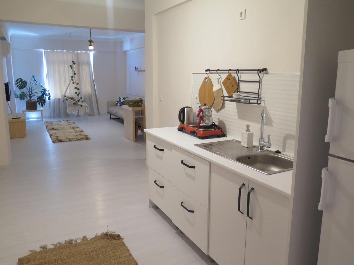 Апарт-отель Santa Suites- Near Saint Nicholas Church