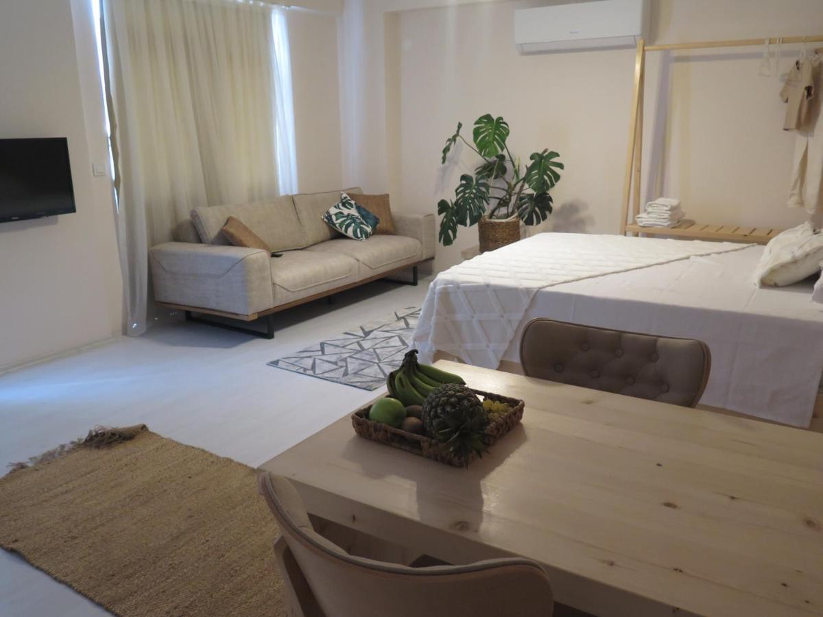 Апарт-отель Santa Suites- Near Saint Nicholas Church