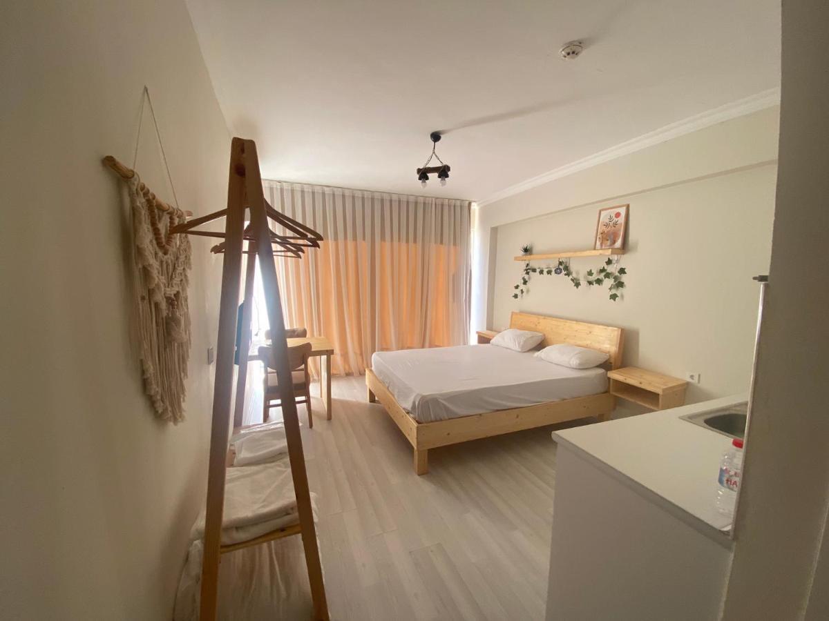 Апарт-отель Santa Suites- Near Saint Nicholas Church