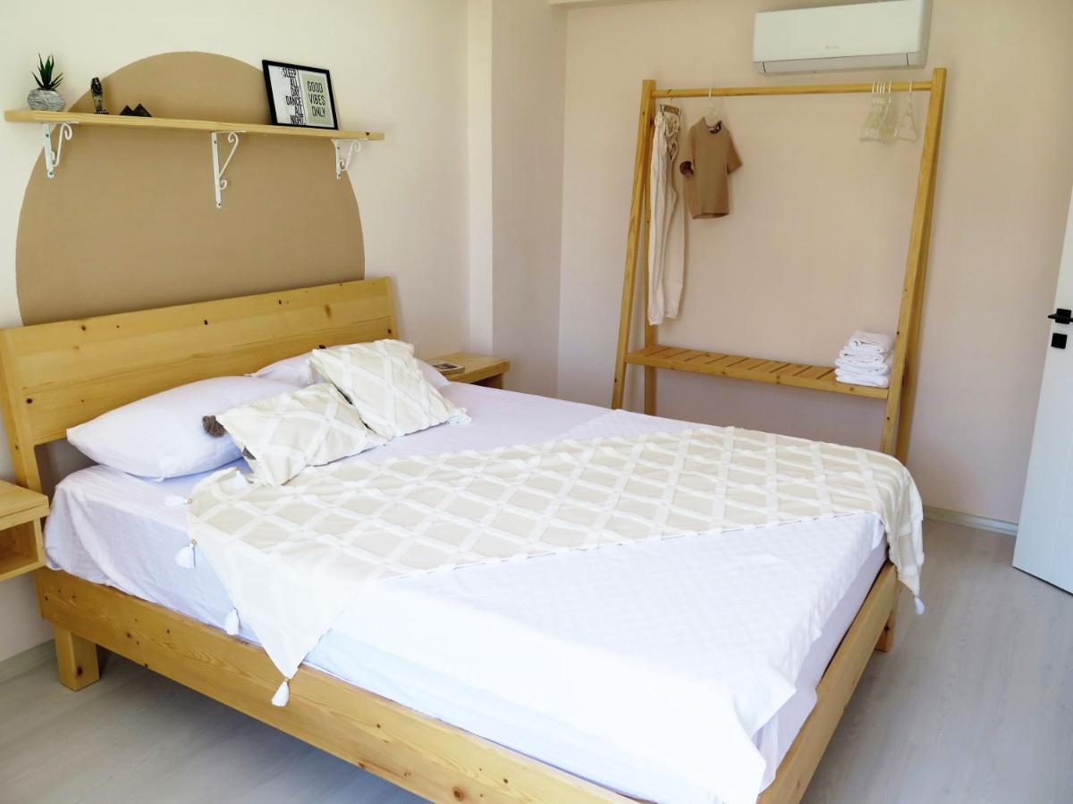 Апарт-отель Santa Suites- Near Saint Nicholas Church *